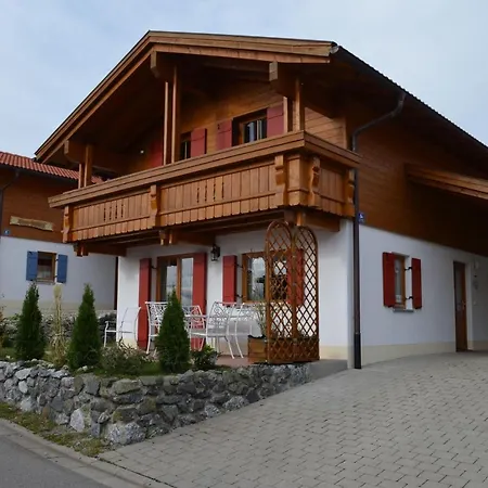Nyaraló Ferienhaus-Berg-Und-Seetraum Illach