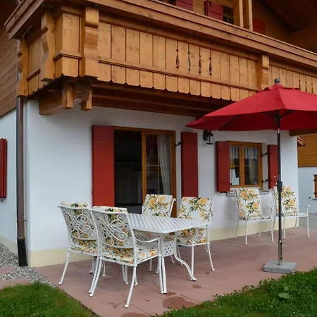 Ferienhaus-Berg-Und-Seetraum *