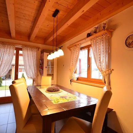 Nyaraló Ferienhaus-Berg-Und-Seetraum